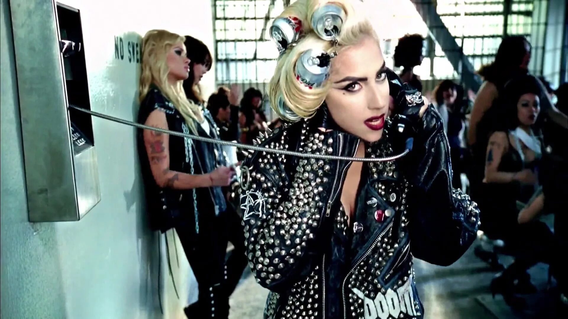 Предыдущую клип. Lady Gaga. Леди Гага telephone. Леди Гага telephone клип. Lady Gaga Beyonce.