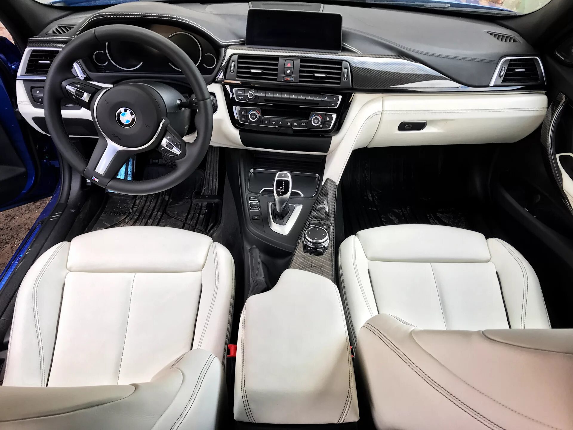 Бмв цс салон. Bmw m5 f10 салон. Bmw 5 gran turismo салон. Bmw f30 салон белый. Бмв цс салон.