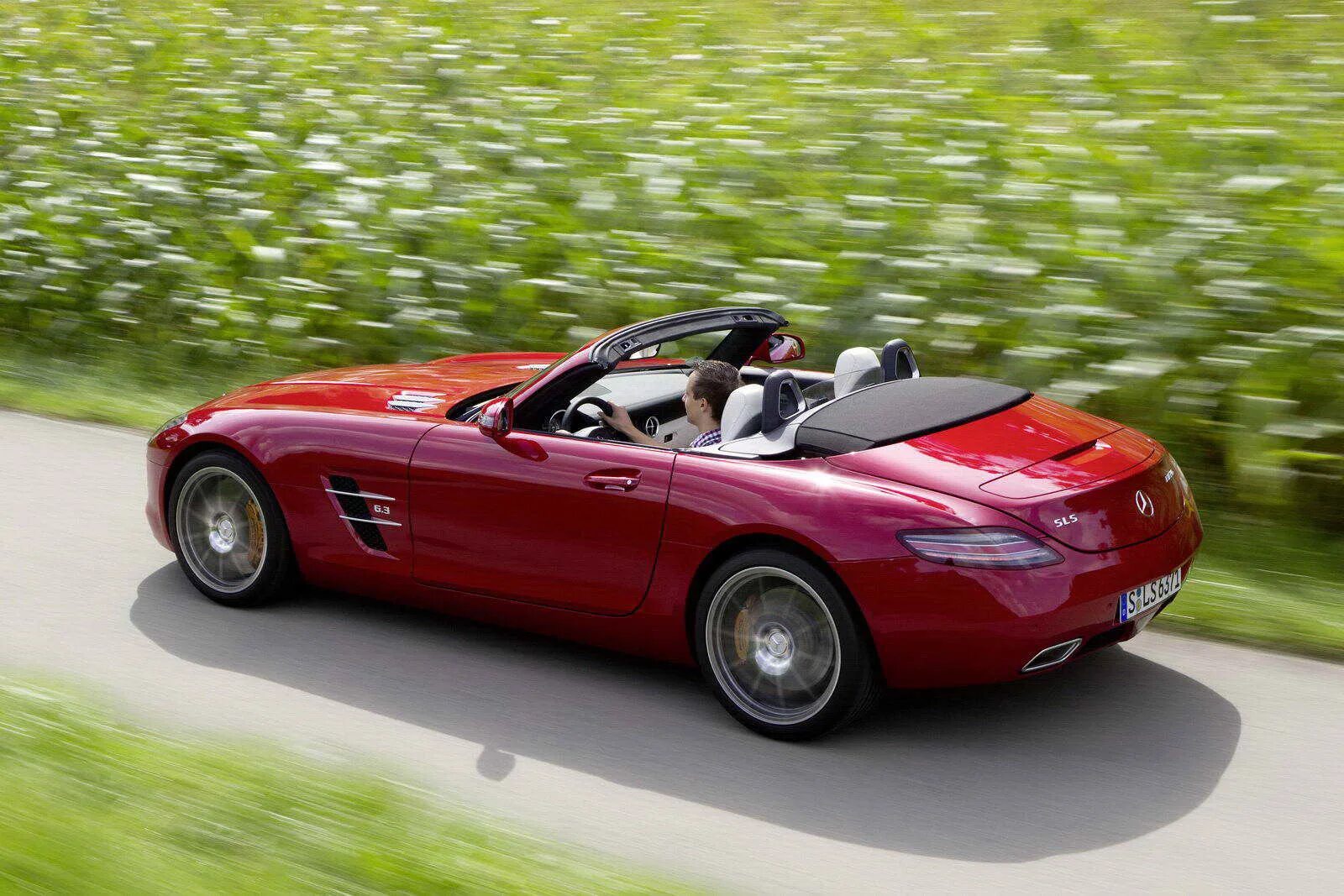 Автомобиль обязательно. Mercedes-Benz SLS AMG Roadster. Mercedes-Benz SLS AMG Roadster (r197). Mercedes SLS Roadster. Mercedes Benz SLS Cabrio.