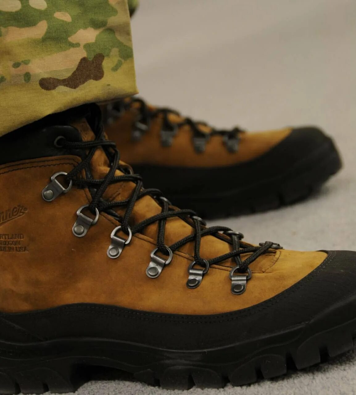 Armu. Ботинки Danner Combat Hiker. Danner Combat Hiker Military Boots. Danner Combat Hiker x Filson. Combat Hiker Boots Danner in Afghanistan.