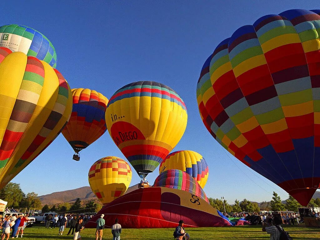 Воздушные шары. Воздушный шар аэростат. Фестиваль воздушных шаров. Воздушные шары воздухоплавание.
