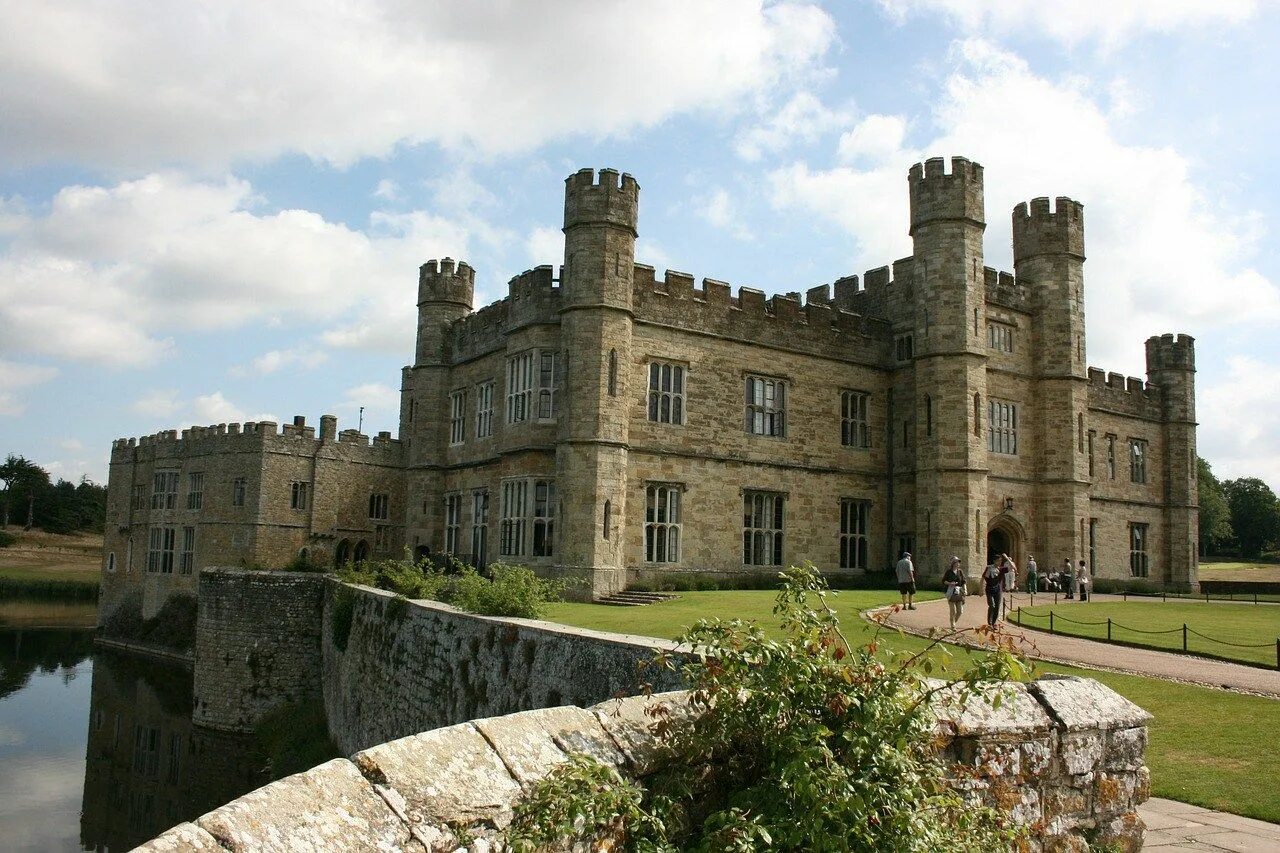 Brahmburg, England Castles in england, English castles, England travel guide
