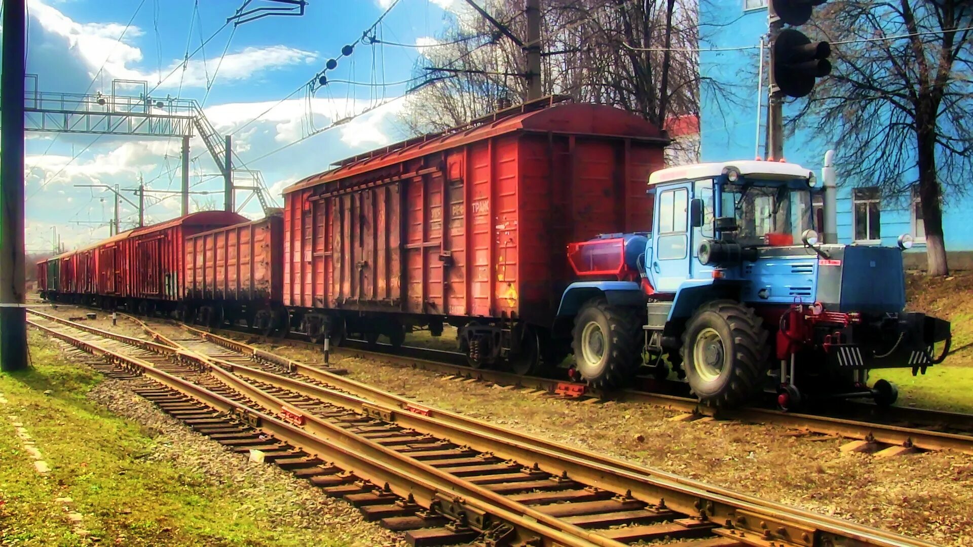 Крт-150 мотовоз. Тракторы на путях. Тракторы на путях. Рельсовый экскаватор. Авария на железной дороге.