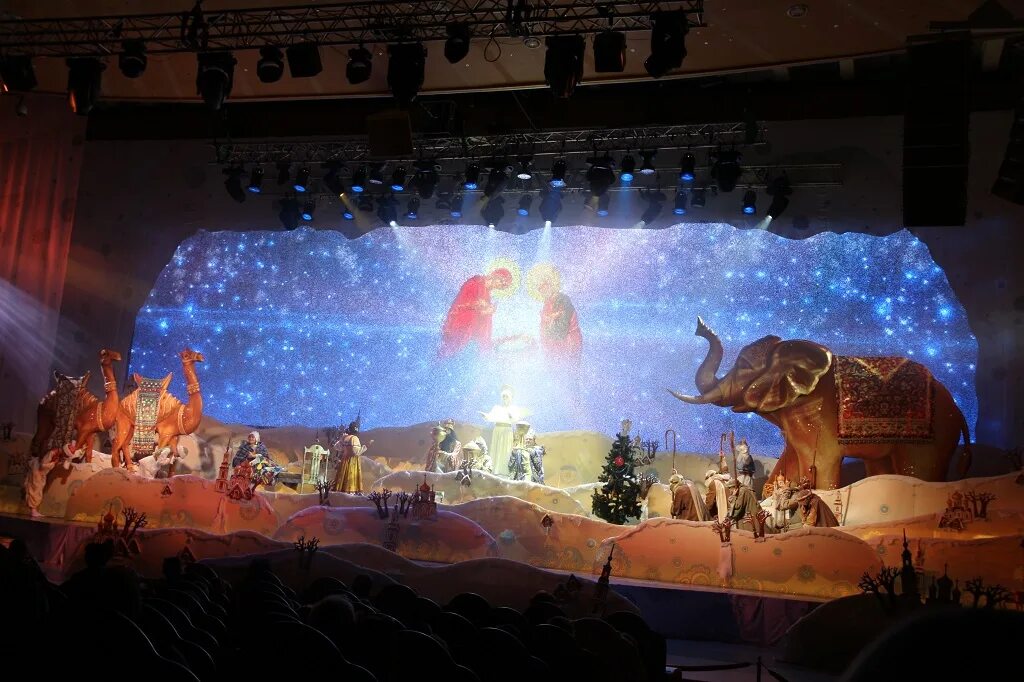 храм христа спасителя спектакль. спектакль в храме христа спасителя. храм христа спасителя зал церковных соборов елка. храм христа спасителя спектакль. елка в храме христа спасителя 2021.