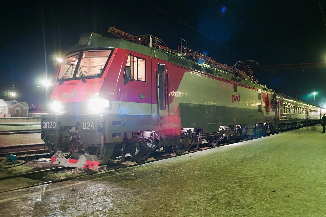 дневной экспресс брянск. брянск московский проспект 81б. пони экспресс. проспект станке димитрова 75. витрина в фитнес клубе.