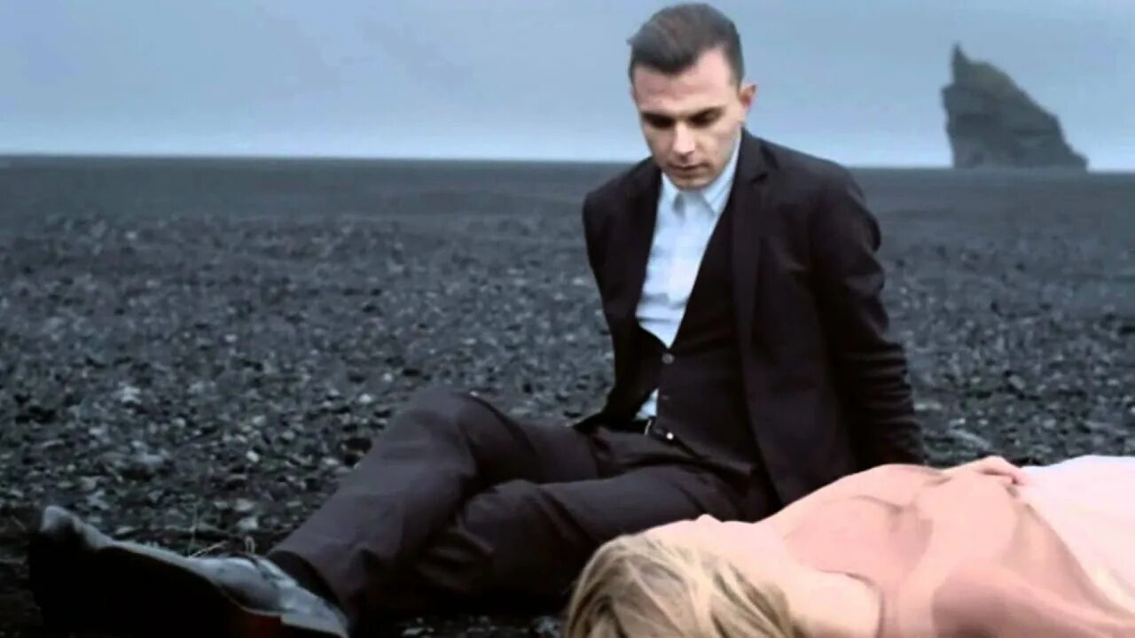 And what hurts the most. Hurts 2025. тео хатчкрафт lights. hurts обложки. hurts stay фото.