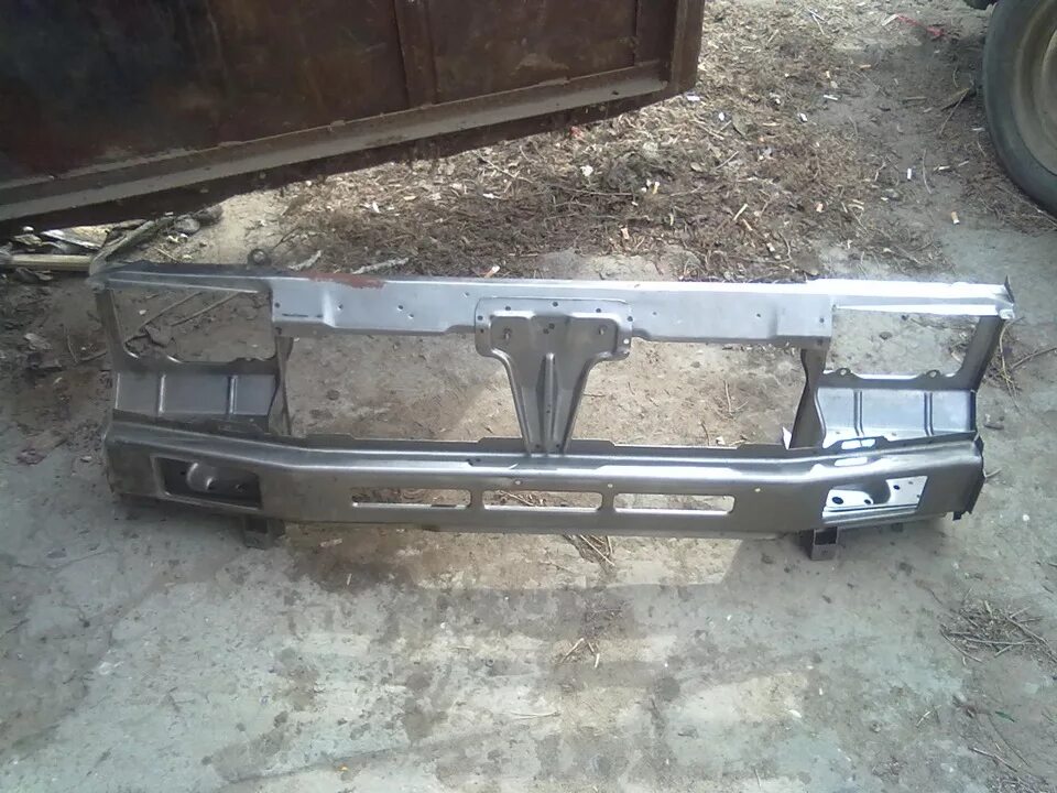 Ваз 1111 без бамперов. Передняя рама ока купить. Рамка радиатора дир. Телевизор без ока. Замена телевизора автомобиля ока.