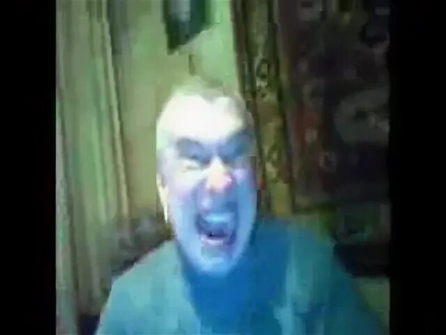 Маньяк поющий песню