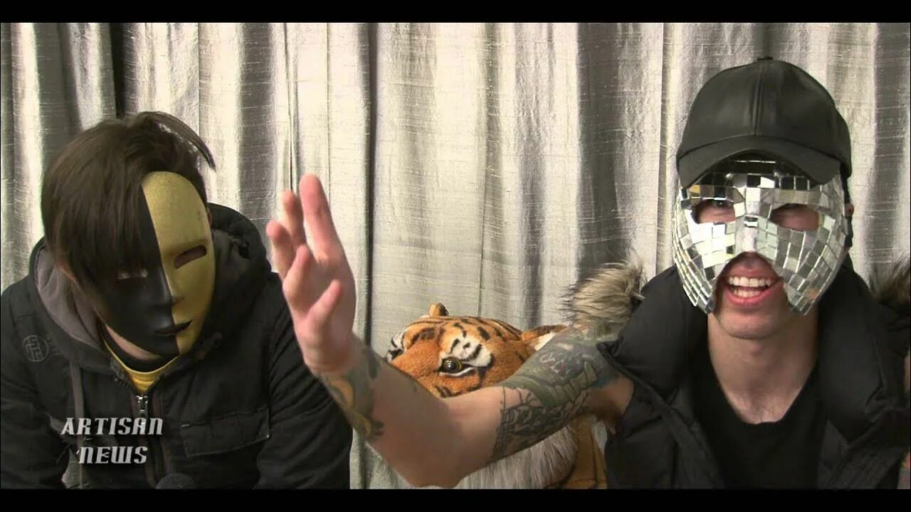 Deuce nine lives. Deuce nine lives. Deuce группа. Deuce группа. Deuce hollywood undead.