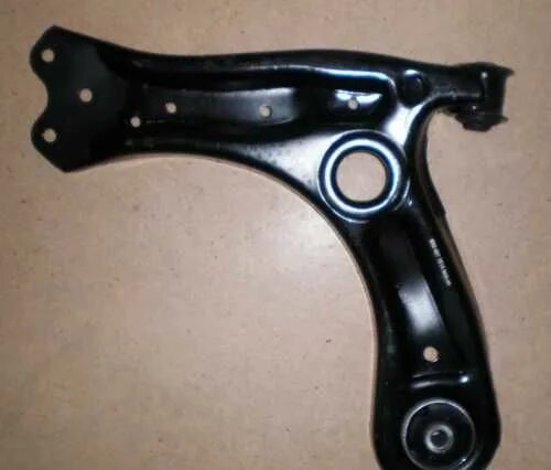 Рычаг передней подвески шкода рапид 16. Передние рычаги фольксваген поло. Нижний рычаг фольксваген поло седан 2013. Передний рычаг поло седан 2019г. Нижний рычаг шкода рапид.