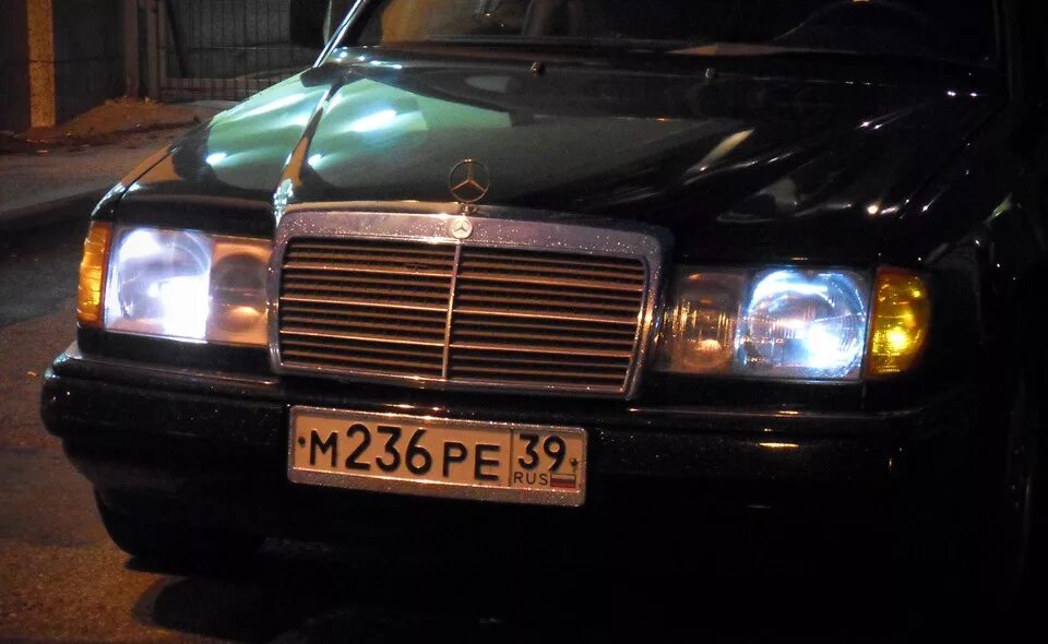 Линзы на мерседес 124. Свет 124. W124 новая оптика. Белые лампочки на мерседес w124. Фара ваз 2101 артикул.