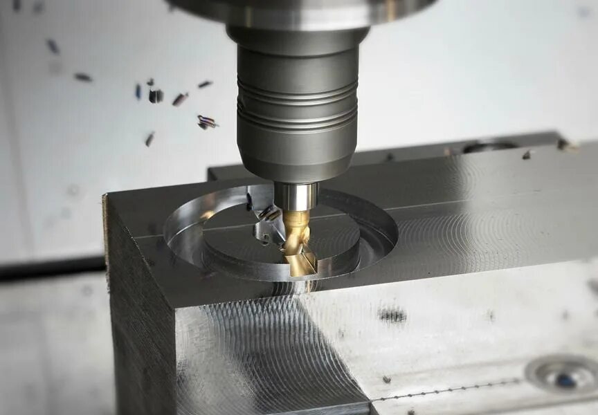 Фреза вертикальный станок. Растачивание отверстий в металле CNC станок. Токарка ЧПУ. Фреза для сверления отверстий в металле на станке гф2171. Растачивание отверстий на расточных станках.