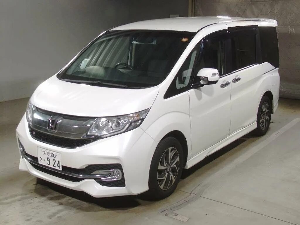 Step wagon. Honda Step Wagon 2017. Honda Step Wagon spada. Хонда вагон 2016 год. Хонда Степвагон спада кул спирит.