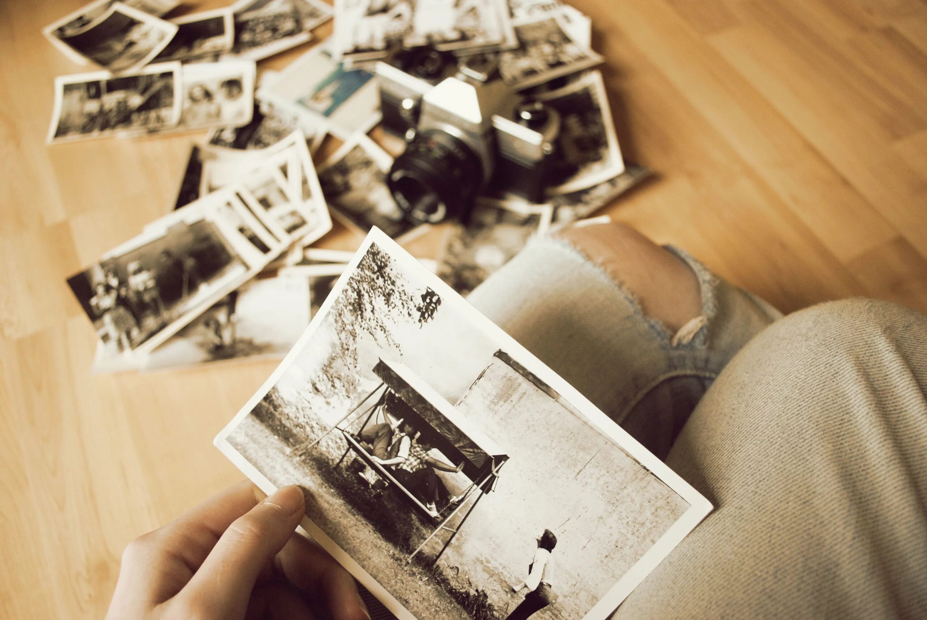 Альбом скинь. Воспоминания. Воспоминания фотокарточки. Воспоминания картинки. Воспоминания о прошлом.
