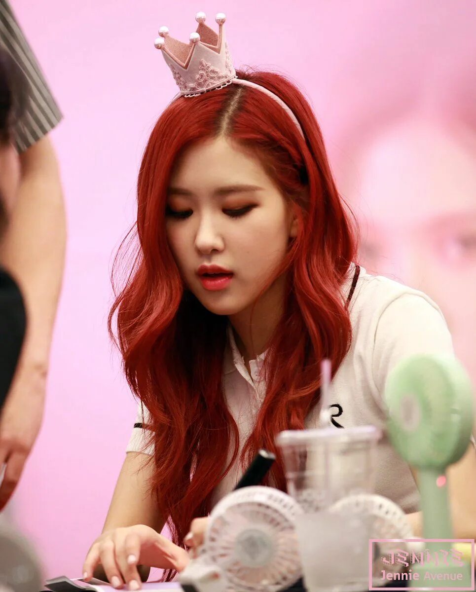 пак чен blackpink. Blackpink welcoming collection 2020 rose. розе плачет блэк пинк. пак розэ блэк пинк. ким джису мемы.