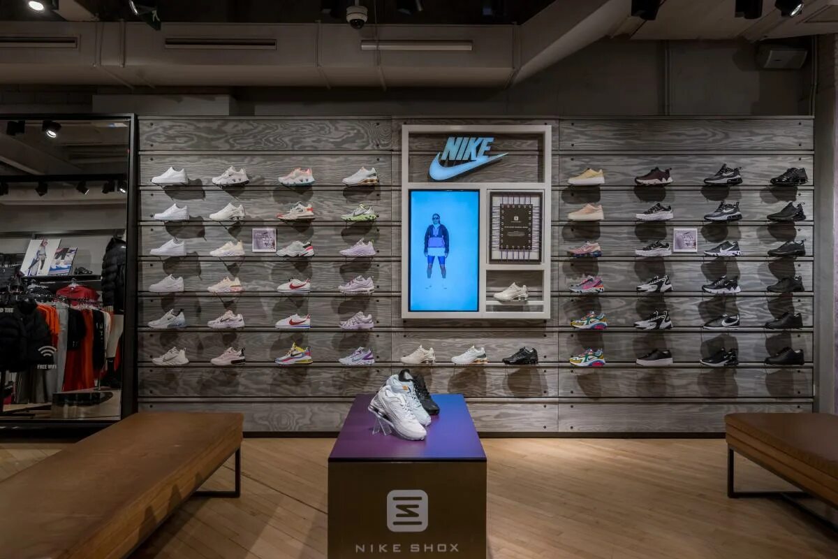 Nike Store Store. Nike shop. Фирменный магазин Nike. Магазин найк в Москве. Спортивные магазины открыты