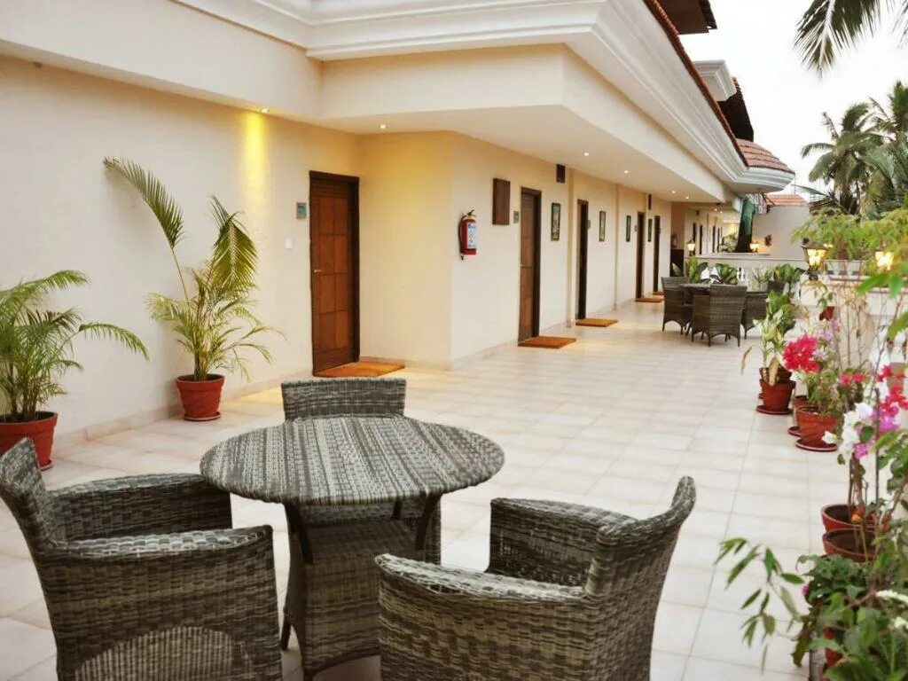 Krishna beach resort and spa 3. Отель кандолим гоа. отель sukhmantra кандолим. гоа кандолим отель о resort. гоа отель 4 звезды.