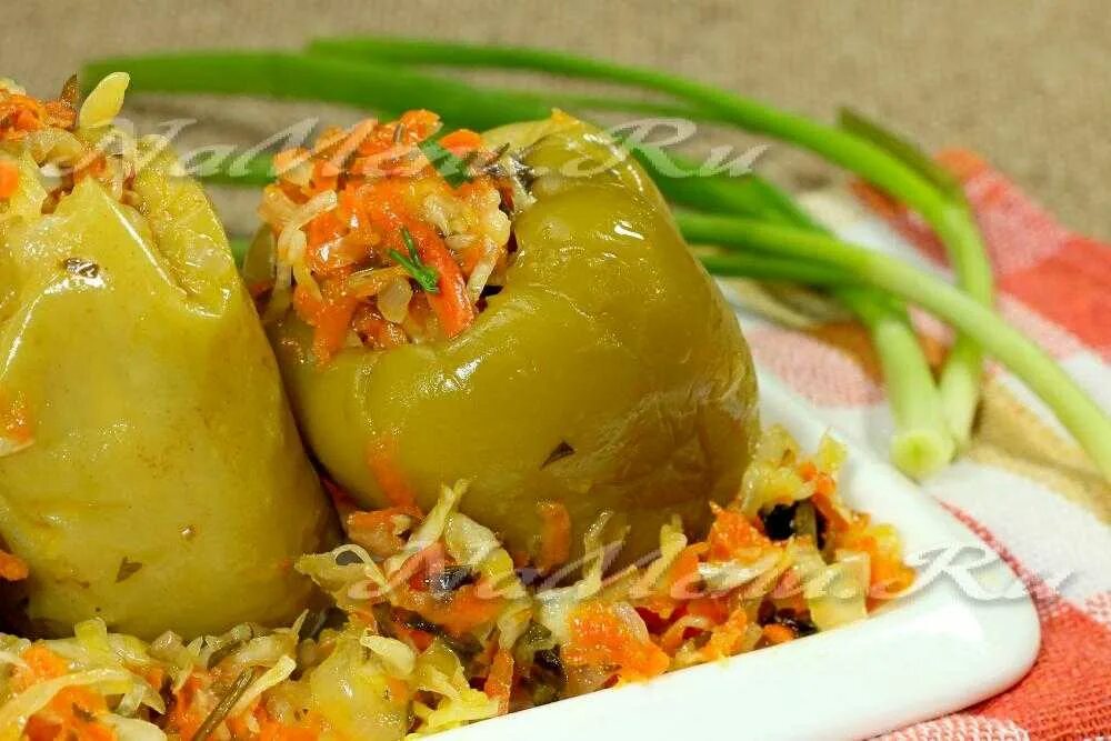 Перец с рисом рецепт на зиму. Перец фаршированный капустой и морковью квашеный. моченые болгарский перец. болгарский перец, фаршированный капустой. квашеный болгарский перец.