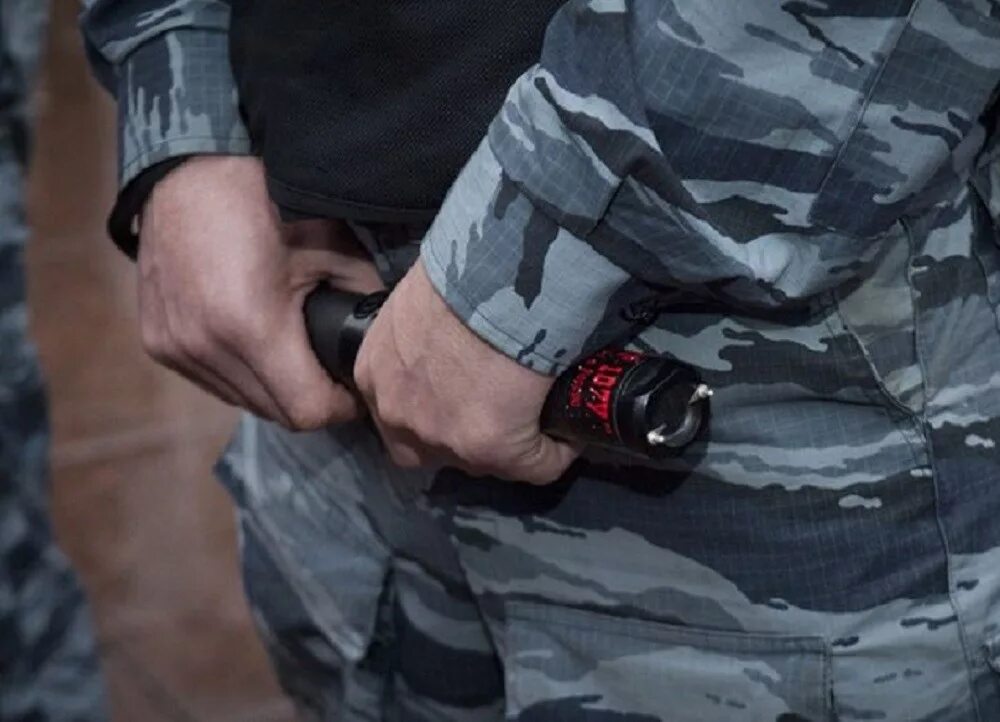 С помощью специальных средств