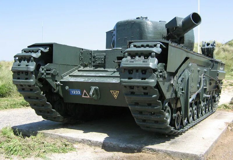 Черчилль танк. Инженерный черчилль avre. Churchill avre. Инженерный танк черчилль. Черчилль танк.