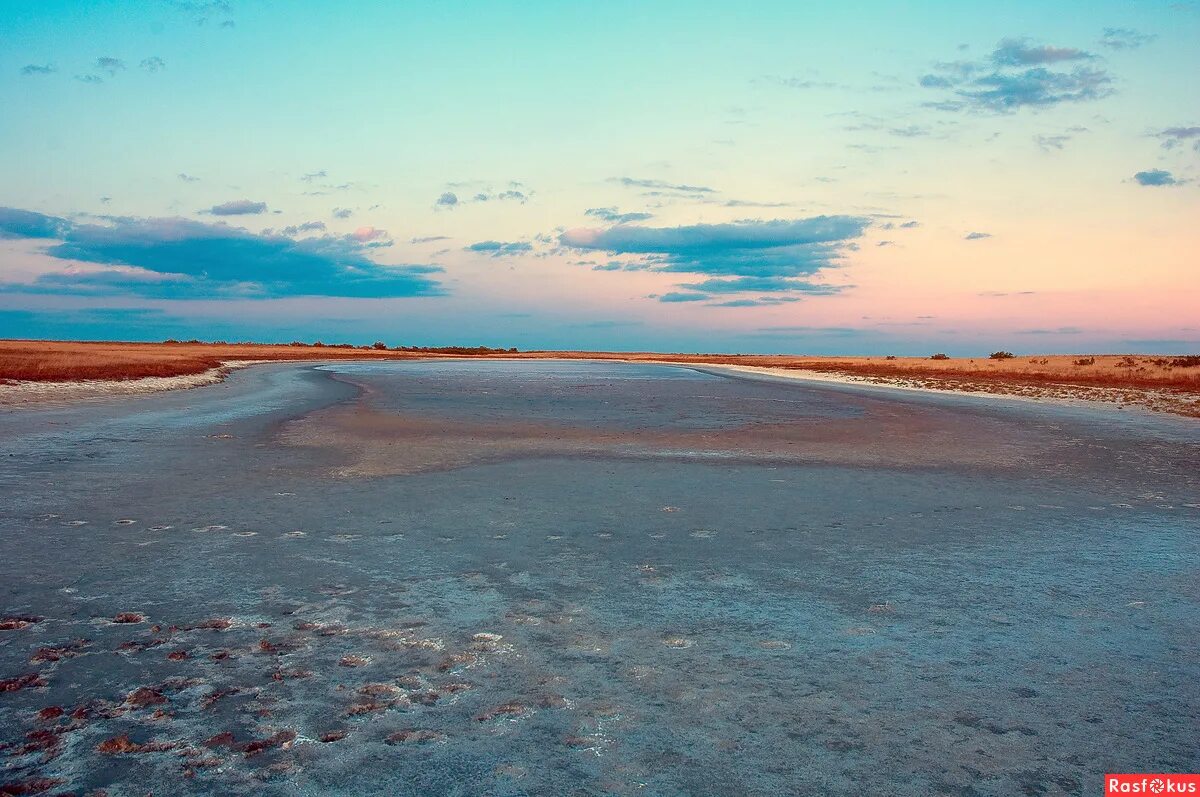село яшалта республика калмыкия. яшалтинское соленое озеро. яшалтинское озеро в калмыкии. село красный партизан яшалтинский район. село соленое калмыкия.