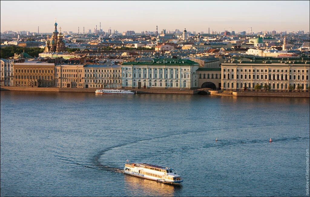 географическое положение питера.