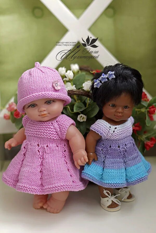 Вязаная одежда для пупсов спицами. Вязаная одежда для пупсов. Вязаная одежда для пупсов. Вязаная одежда для пупсов. Вязаные штанишки для пупса.