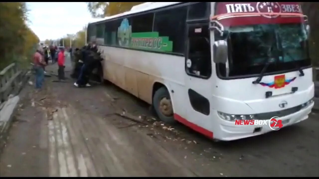 Шуя вк подслушано. Автобус застрял в снегу. Автобус застрял в снегу. Автобус. Проезд в автобусе.