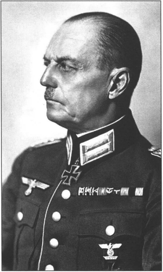 Фон рундштедт. Герд фон рундштедт с генералами. Фон рундштедт карл рудольф герд. Генерал-фельдмаршал рундштедт. Фельдмаршал рундштедт.