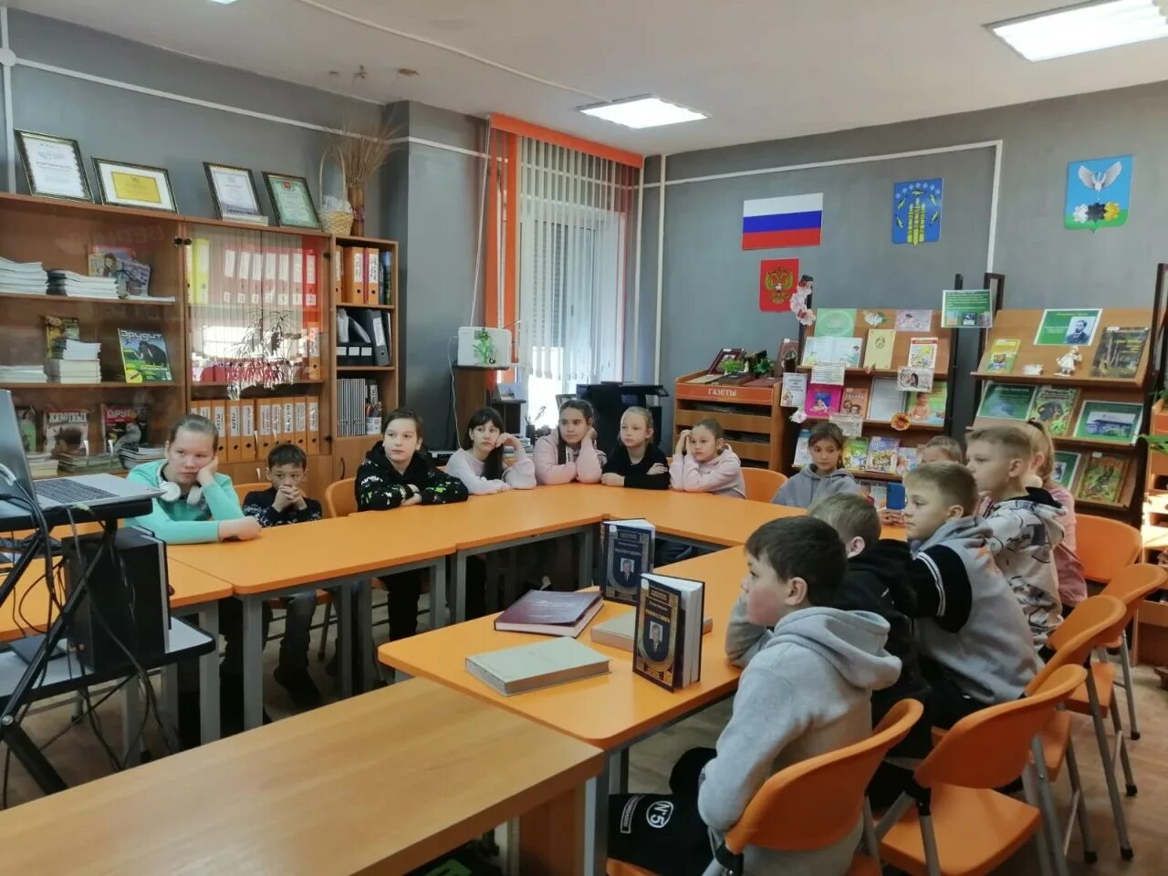 Шевченко библиотека нерюнгри. Нерюнгринская центральная библиотека. Чульман библиотека. Поздравление ученику. Сайт библиотеки чульман.