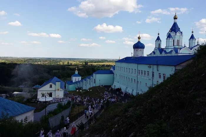 Коренная пустынь служба. Монастырь коренная пустынь курская область. Курск коренная пустынь монастырь. Коренная пустынь служба. Коренная пустынь служба.