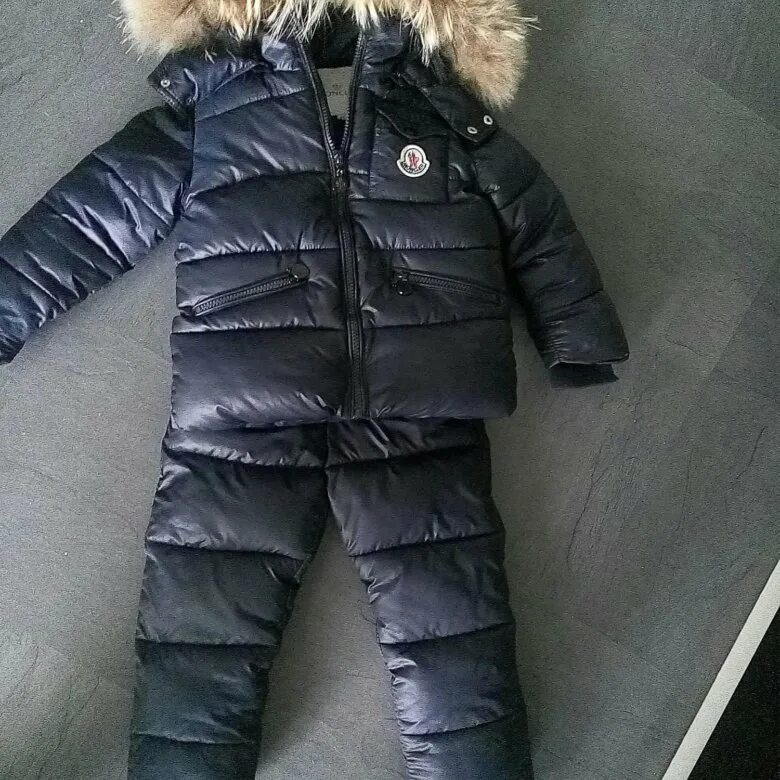 Монклер пуховики детские комбинезоны зимние. Комбинезон монклер детский зимний. Детский зимний костюм монклер. Зимний комбинезон монклер. Костюм монклер детский зима.