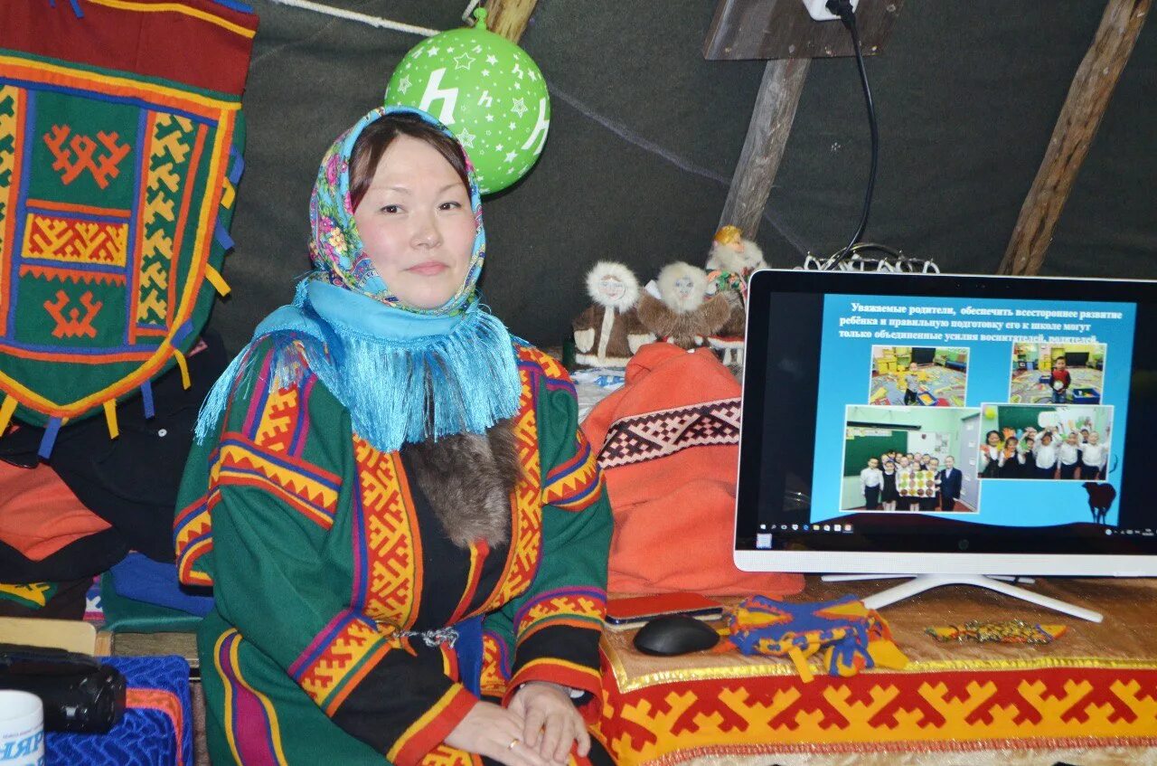 День народов севера новый уренгой. Коренные малочисленные народы севера янао. Мирсаяпов тарко сале. Праздник народов севера город новый уренгой. Мастер фольклорного жанра янао.