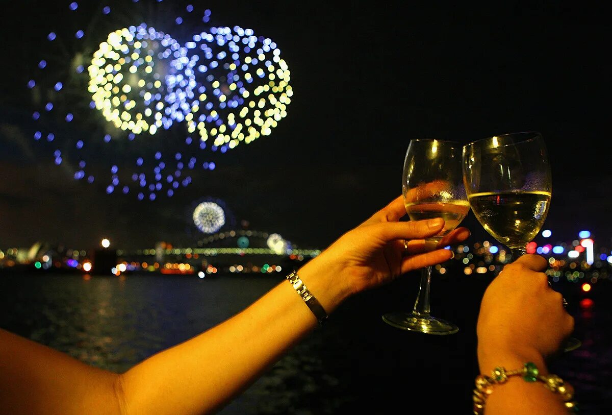 Вторая половина вечера. Девочки вечера. Парочка в ресторане. Вторая половина вечера. Ужин в ресторане.