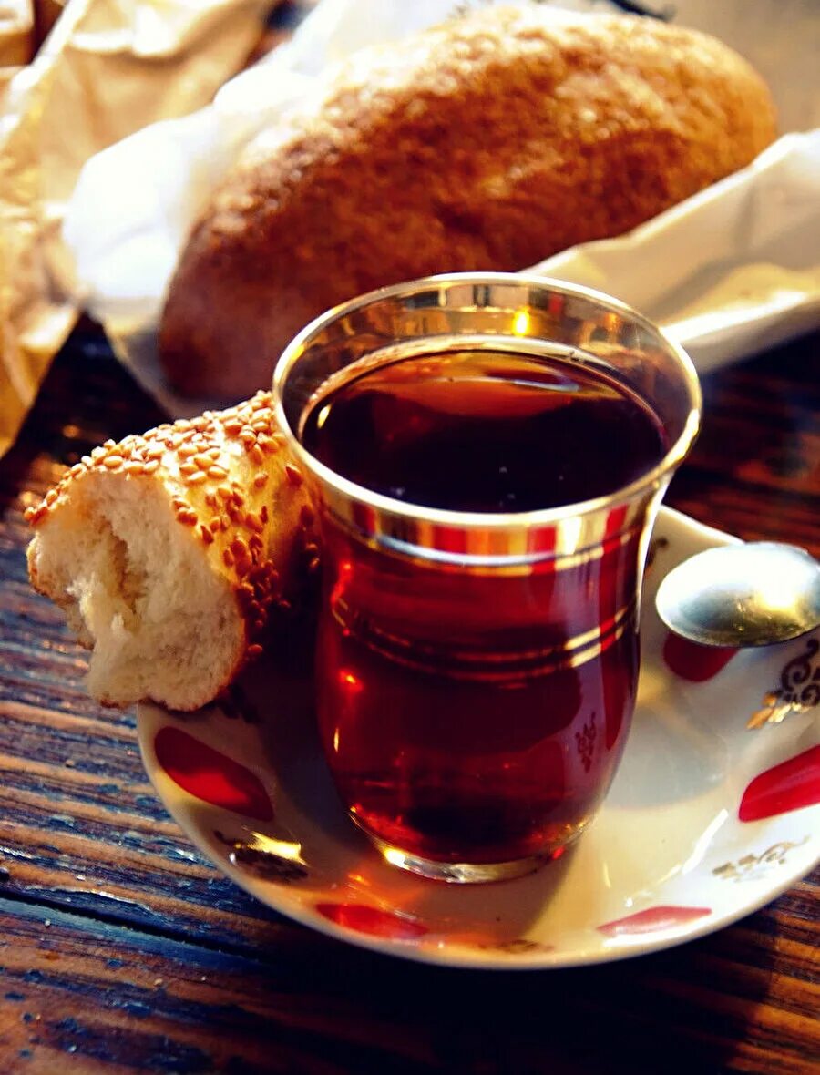 Доброе утро картинки на турецком языке мужчине. Доброе утро турецкий чай. Турки с чаем. Турецкий завтрак чай. Турецкий чай с булочкой.