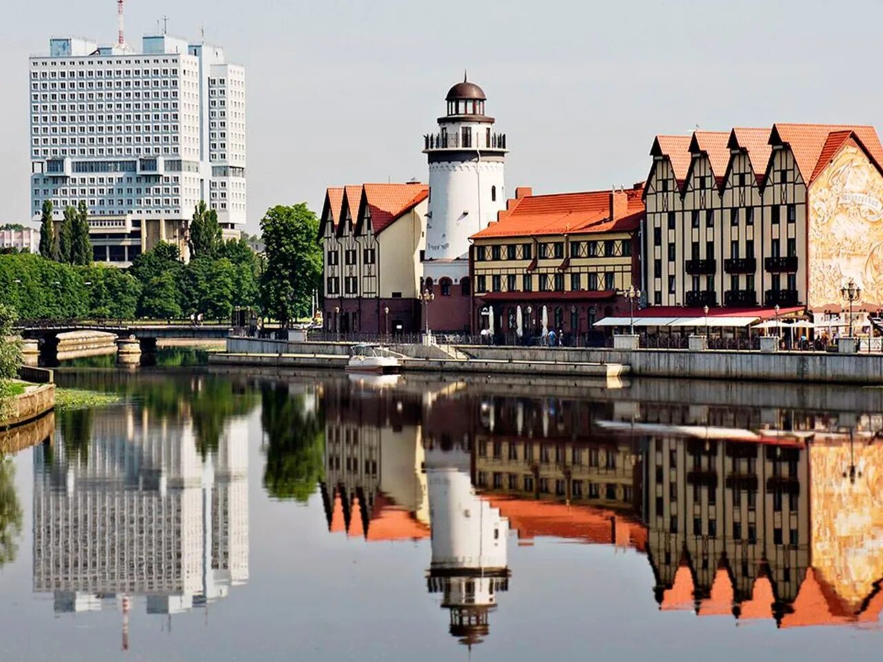 Калининград рыбная деревня ночной. Городской округ калининград. Рыбацкая деревня калининград зима. Калининград улицы ленинский проспект. Городской округ калининград.