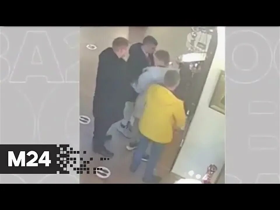 В москве был задержан. В москве был задержан. Парень расстрелявший в московском метро из травмата. Кражи в церкви пожертвований 2022 попал на камеру. Убийство женщины в квартире.