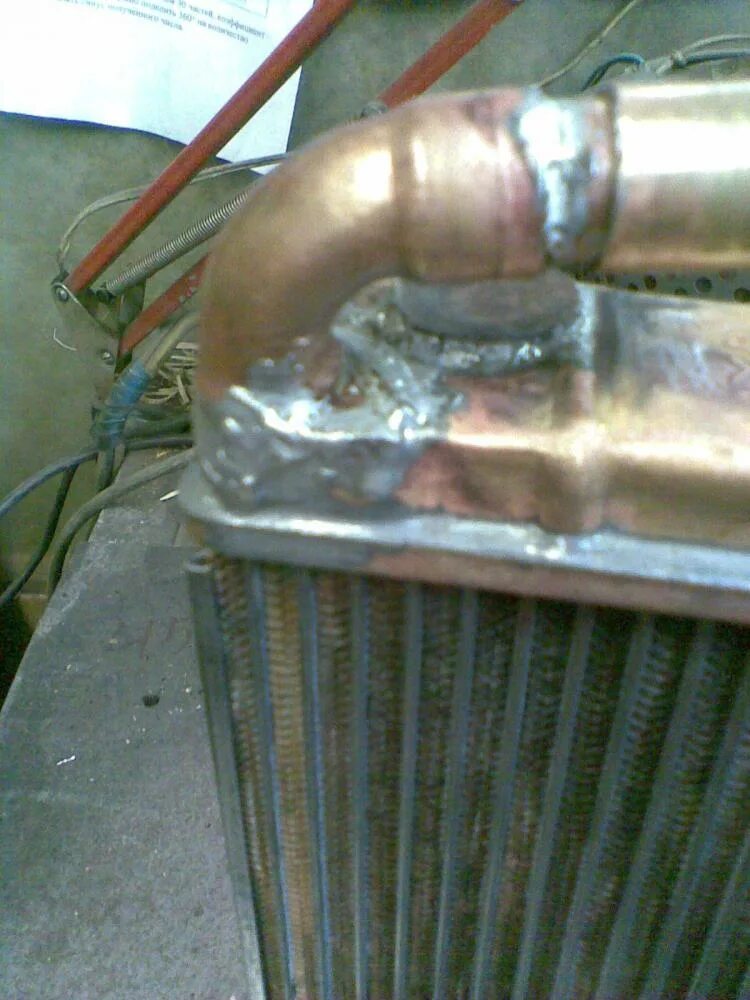 Пайка алюминиевых радиаторов автомобилей. Газель радиатор паяный радиатор. Радиатор авто медный уаз пайка. Пайка латунного радиатора уаз. Пайка латунного радиатора.