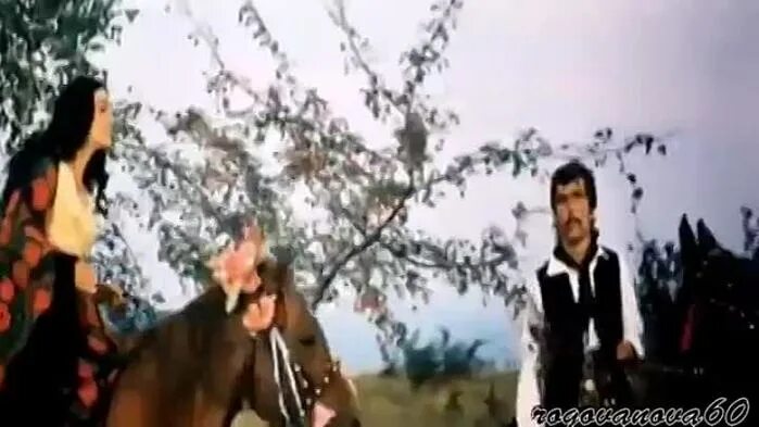 цыгане едут минус. голос ехали цыгане. цыган на лошади. цыгане едут цыгане табором живут. цыганский ансамбль аль соль.