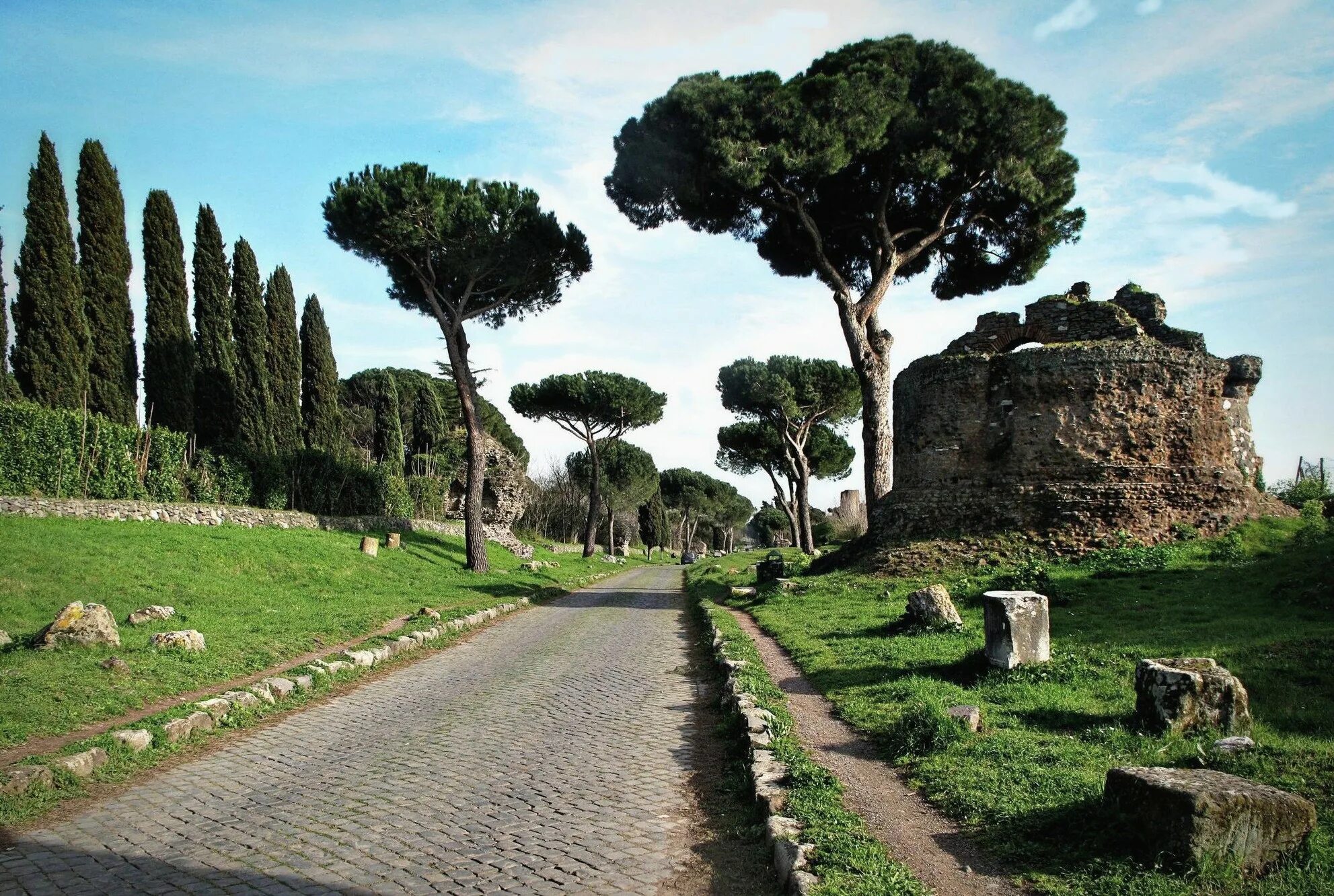 Аппиева дорога. Виа аппиа рим. Аппиева дорога в древнем риме. Дорога виа аппиа в риме. Аппиева дорога.