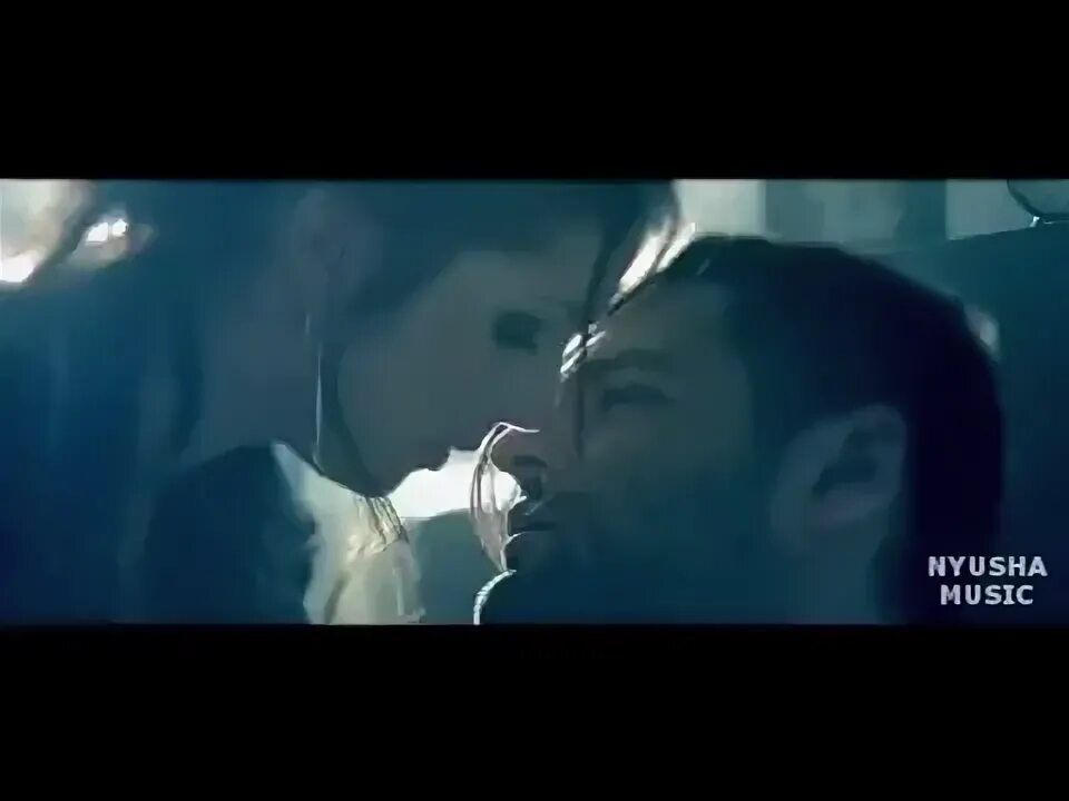 Слова любых песен. Обещаю быть с тобой текст песни. Нюша больно. Нюша больно клип. Песни нюши текст.