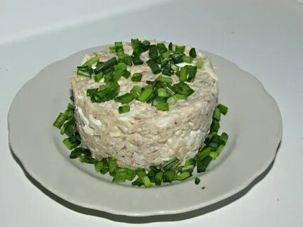 Салат из горбуши с огурцом и яйцом