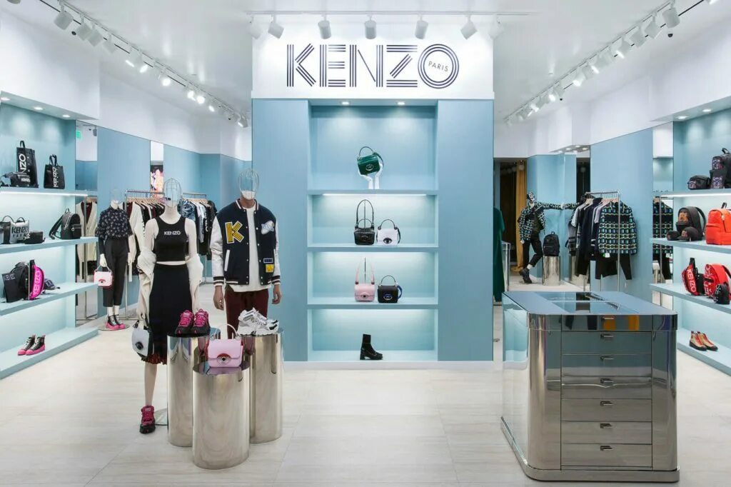 Boutique opening. Кензо бутик. Kenzo Paris зипка. Kenzo магазин. Интерьер магазина Кензо.