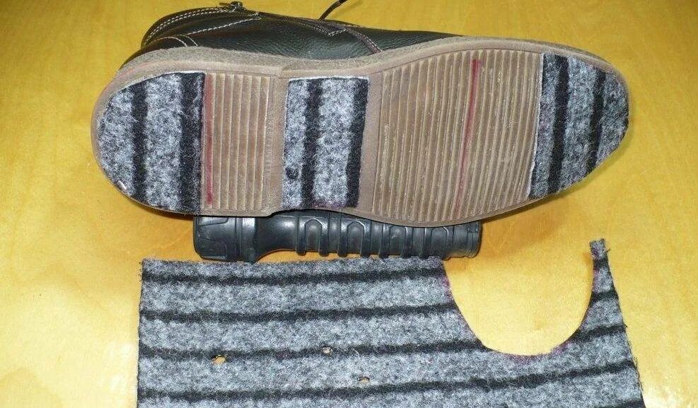 Чтобы обувь не скользила зимой лайфхак. Войлок на подошву от скольжения. чтобы подошва не скользила. наклеить войлок на подошву. скользящая подошва.