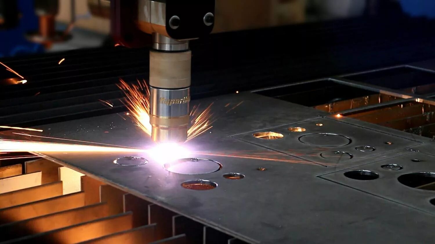 Обработка листового проката. Обработка листового проката. Металлорезка лазерная. Лазерный раскрой металла. Лазерный рез 4мм металла.