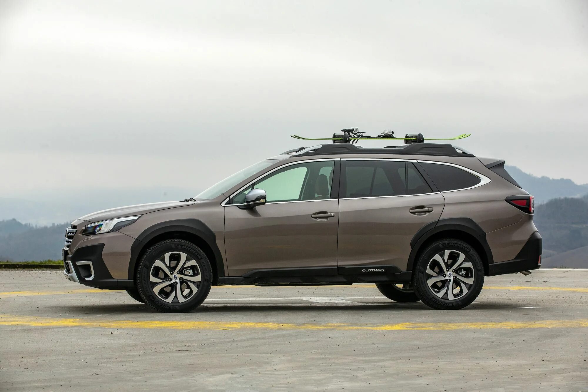 Subaru Outback 2021. Субару Аутбек 2021. Субару Аутбек 2022. Новый Аутбек 2021.