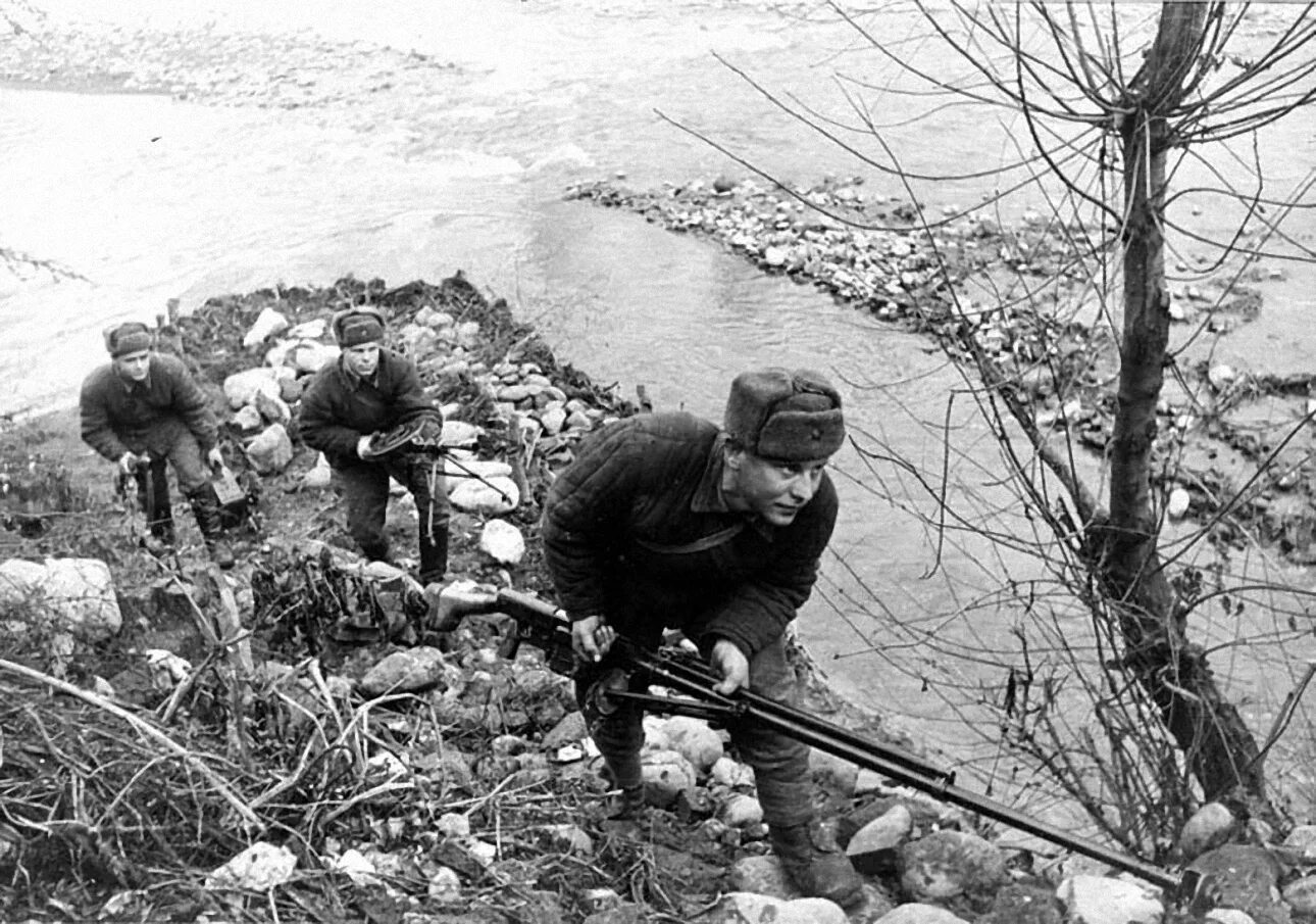 Нападение в горах. Битва за Кавказ 1943. Бои на Кавказе 1942. Битва за Кавказ 1942. Битва за Владикавказ 1942.