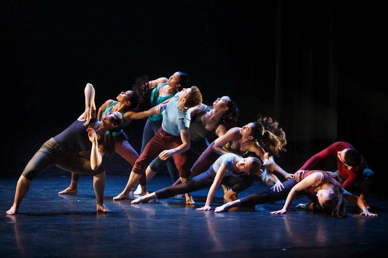 Современная хореография. Ирина сергеева джаз-модерн. Танцы модерн и контемпорари. Фон хореография. Темы современной хореографии.