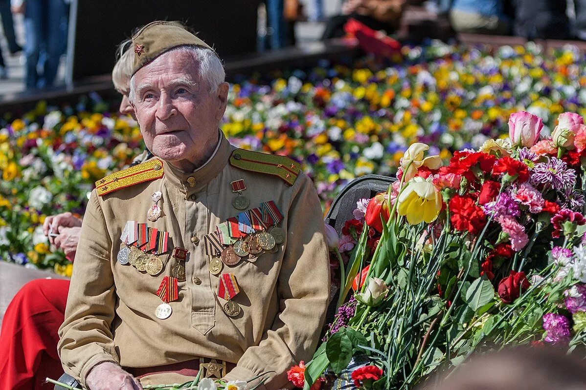 9 мая день победы солдаты. Солдаты Победы. День Победы солдаты. 9 Мая солдат. Старый солдат.