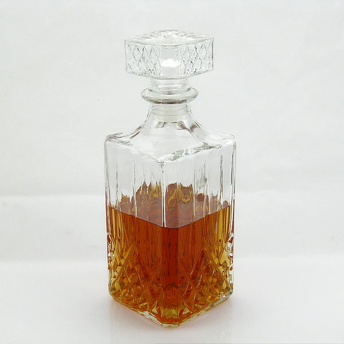 Графин 800мл LR. Графин Glass Whisky Decanter.. Графин Home&you 51451-prz-Karaf Aquila. Бутылка виски. Стеклянная бутылка коньяк